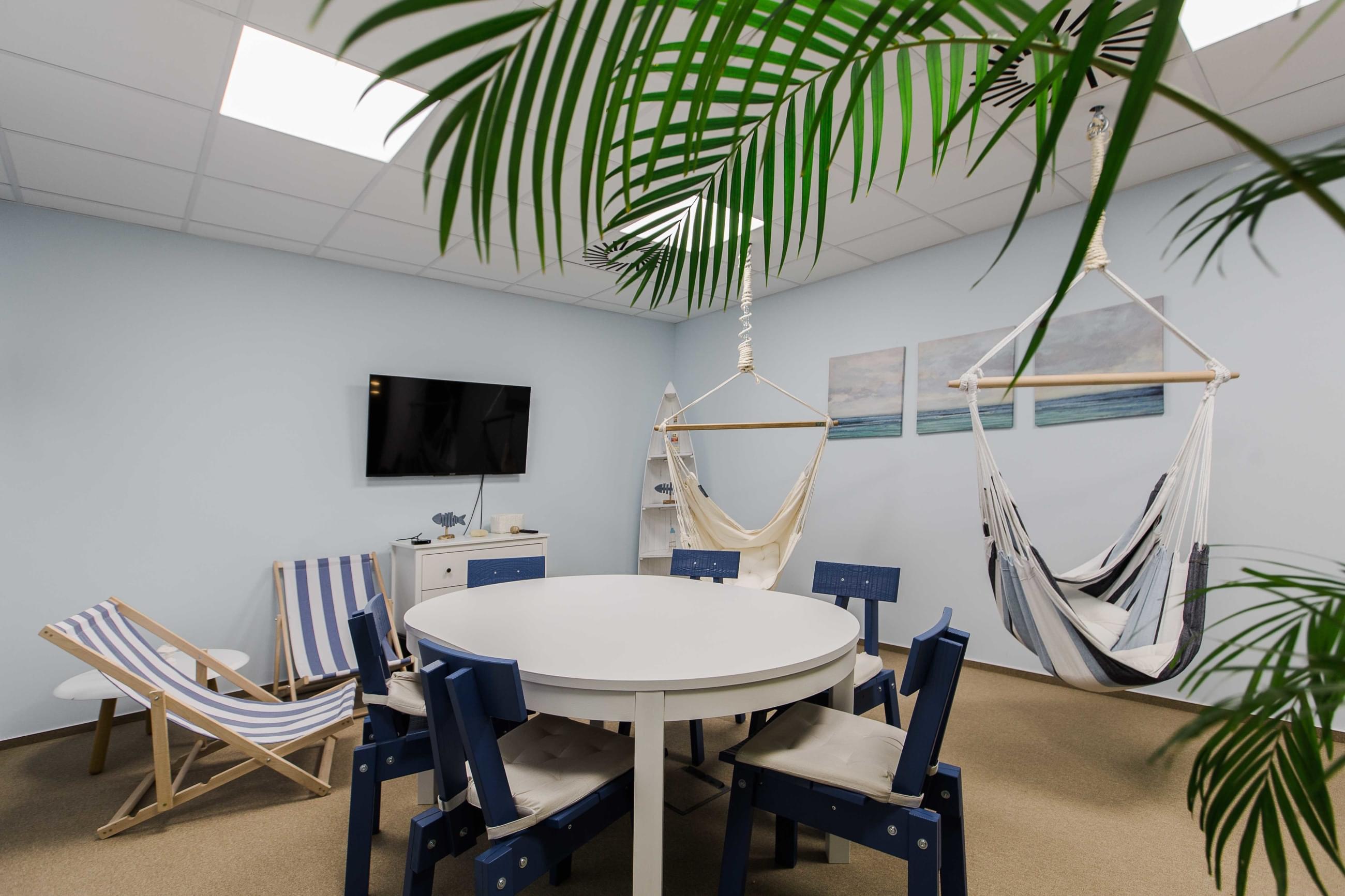 A modern beach-style meeting room at Miton