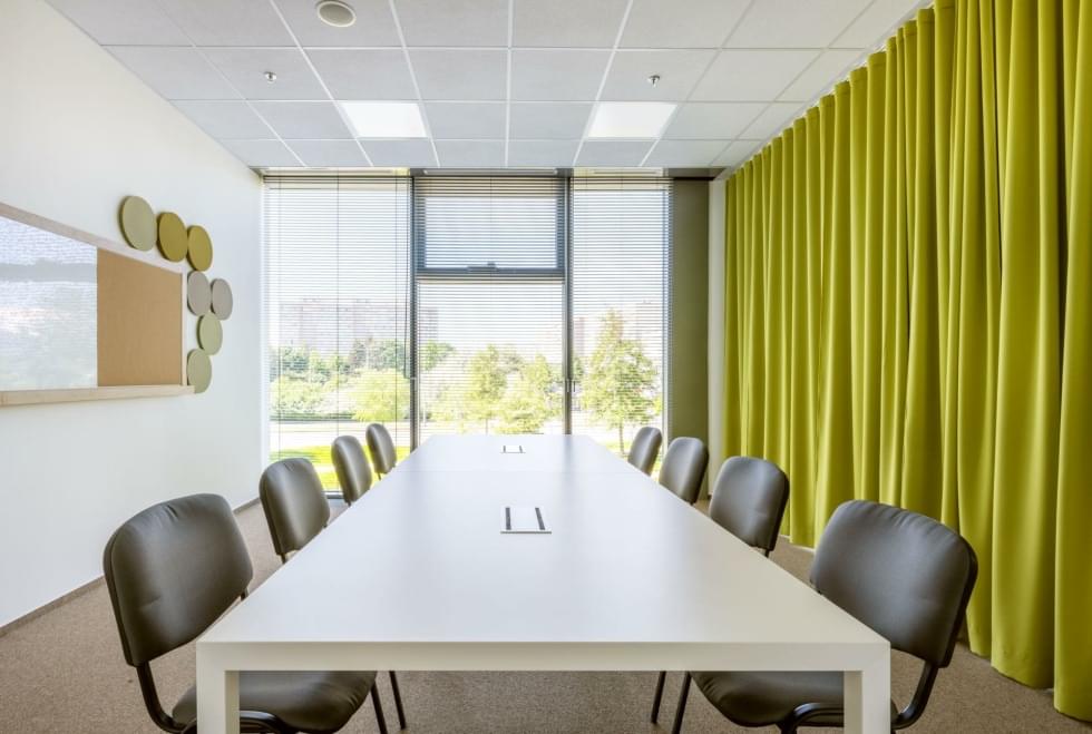 Design acoustic patterns with curtains for more privacy in the meeting room