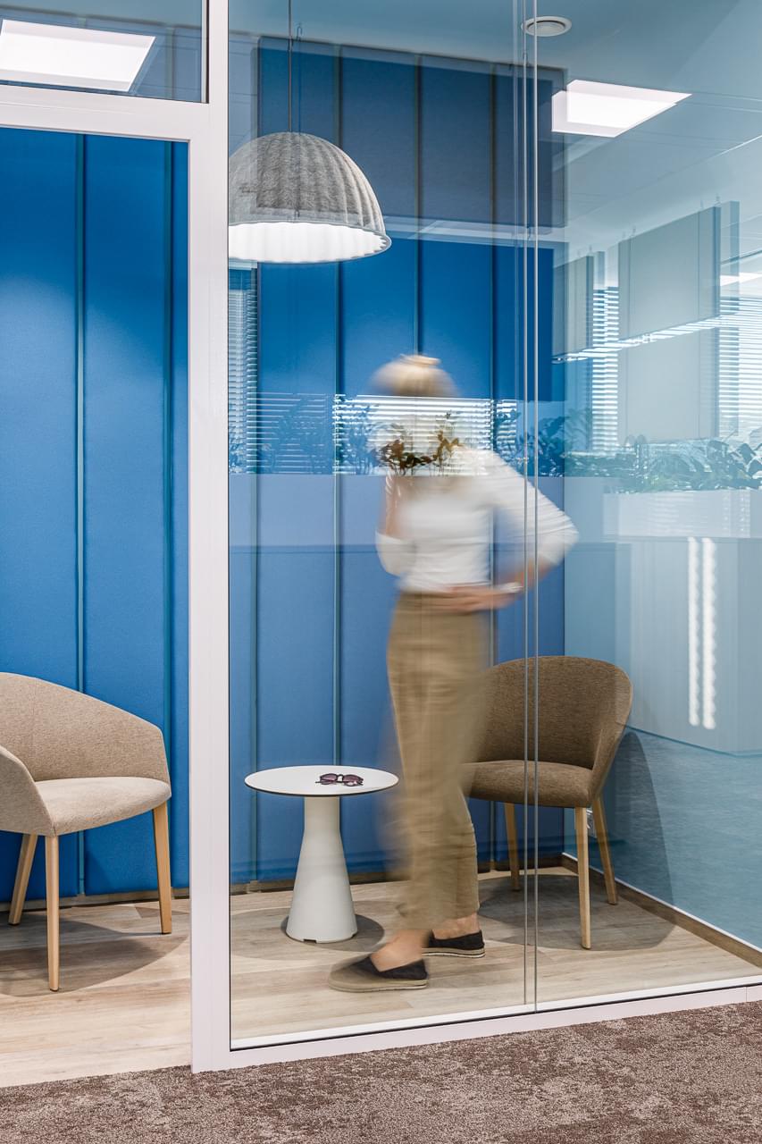 room for telephoning in blue