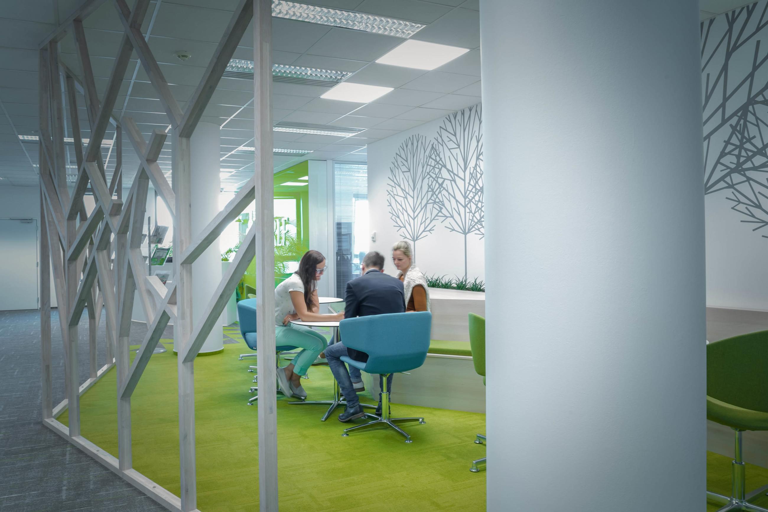 odpočinková-místnost-soft-seating-křesla-open-space-PGRLF-CAPEXUS-kanceláře