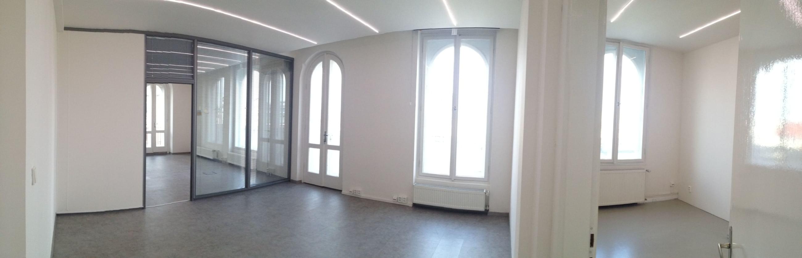 The bright space of ManGoweb's IT office at Zlatý Kříž Palace