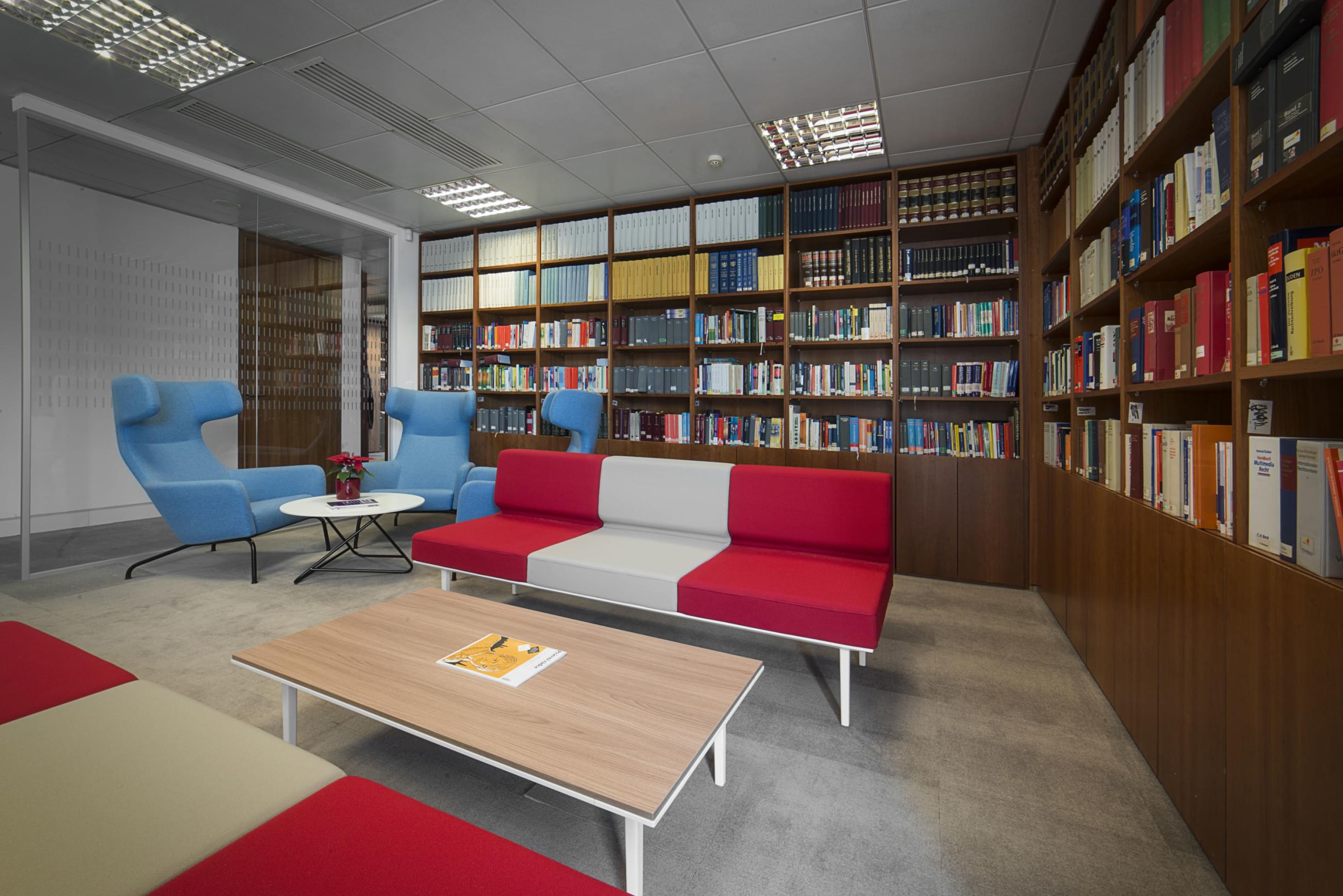 activity-based-workplace-kanceláře-pro-právníky-odpočinkové-zóny-kanceláře-CAPEXUS