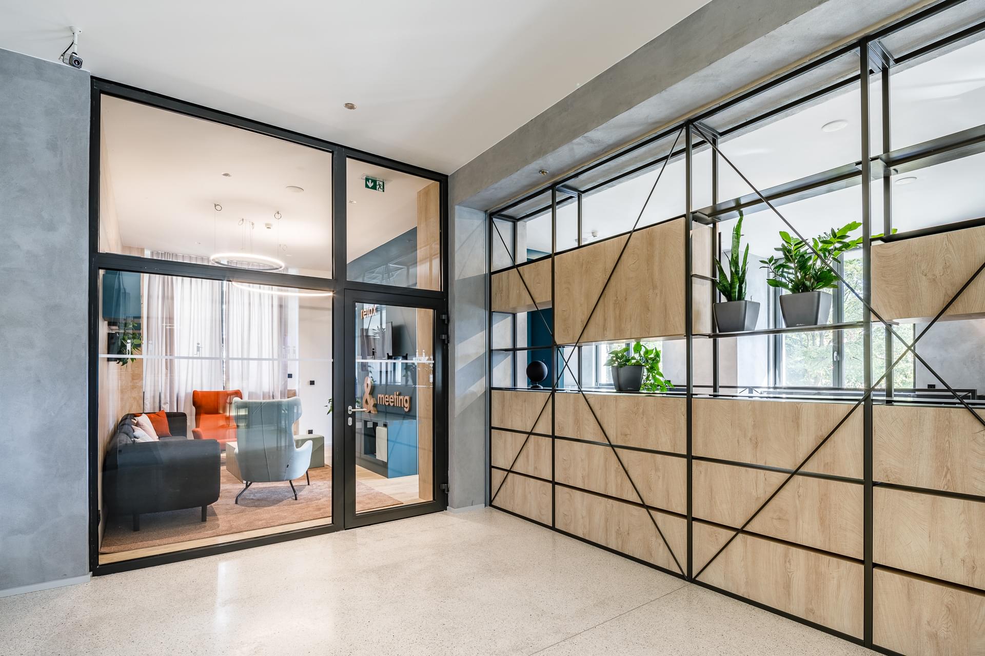 Workspace ve firmě 100 Towers Holding nabízí klid pro práci