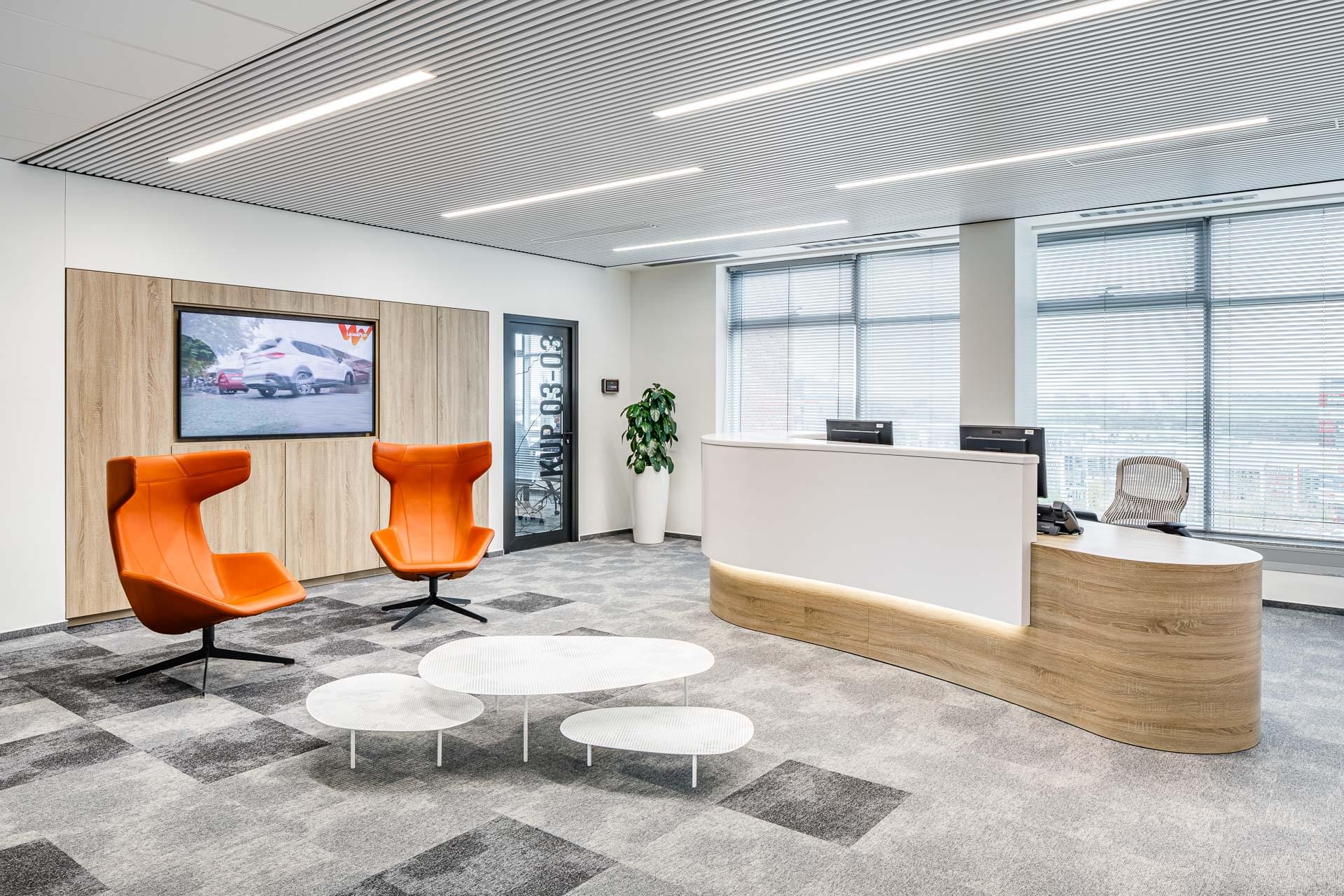Reception with entrance lobby in LeasePlan offices
