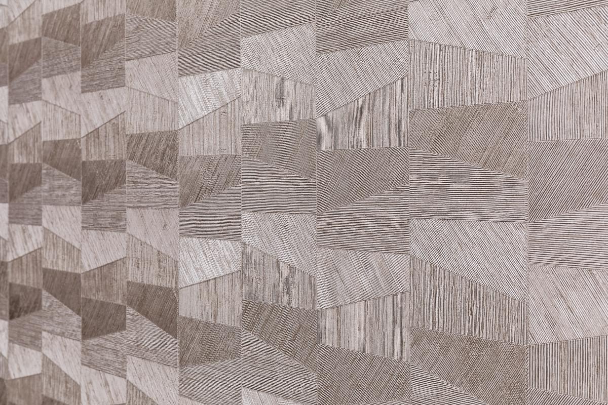 Tapeta hnědé barvy s abstraktními vzory od TopDeco .