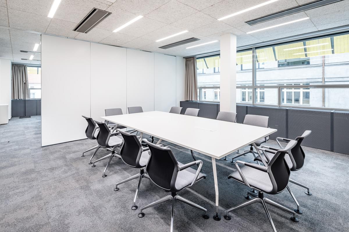 Zasedací místnost ve společnosti Sev.en Energy.