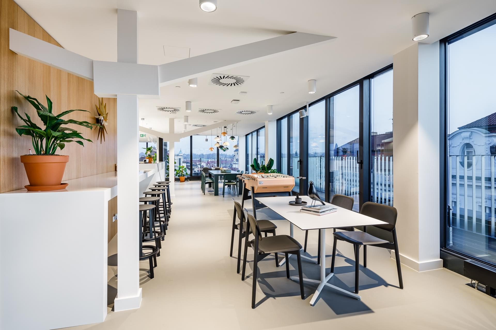 Large windows allow plenty of natural light - cafe, dining room coffee room