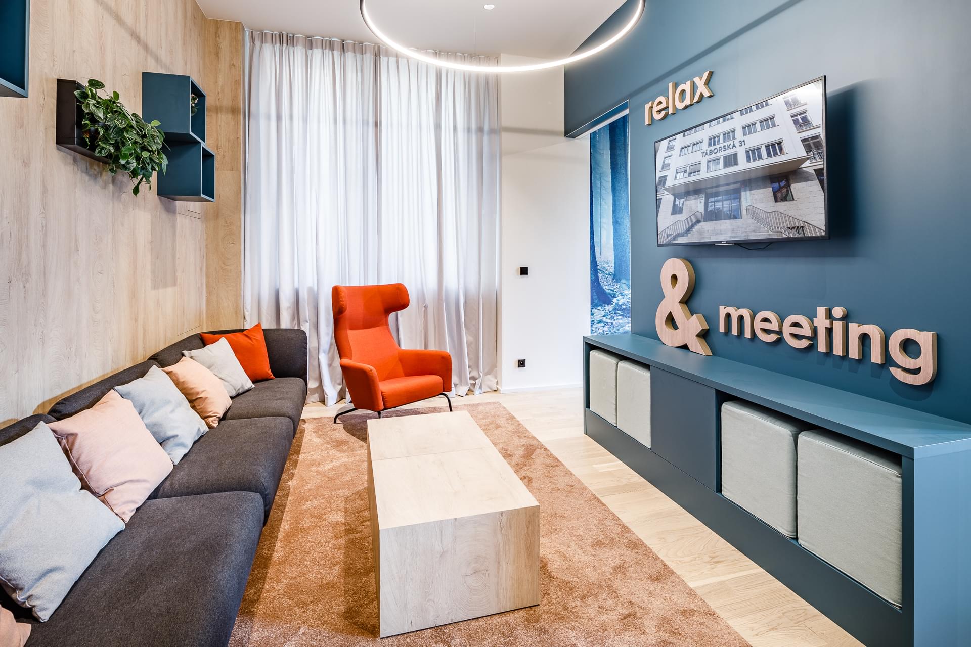 Místnost pro relaxaci i pracovní schůzky s klienty