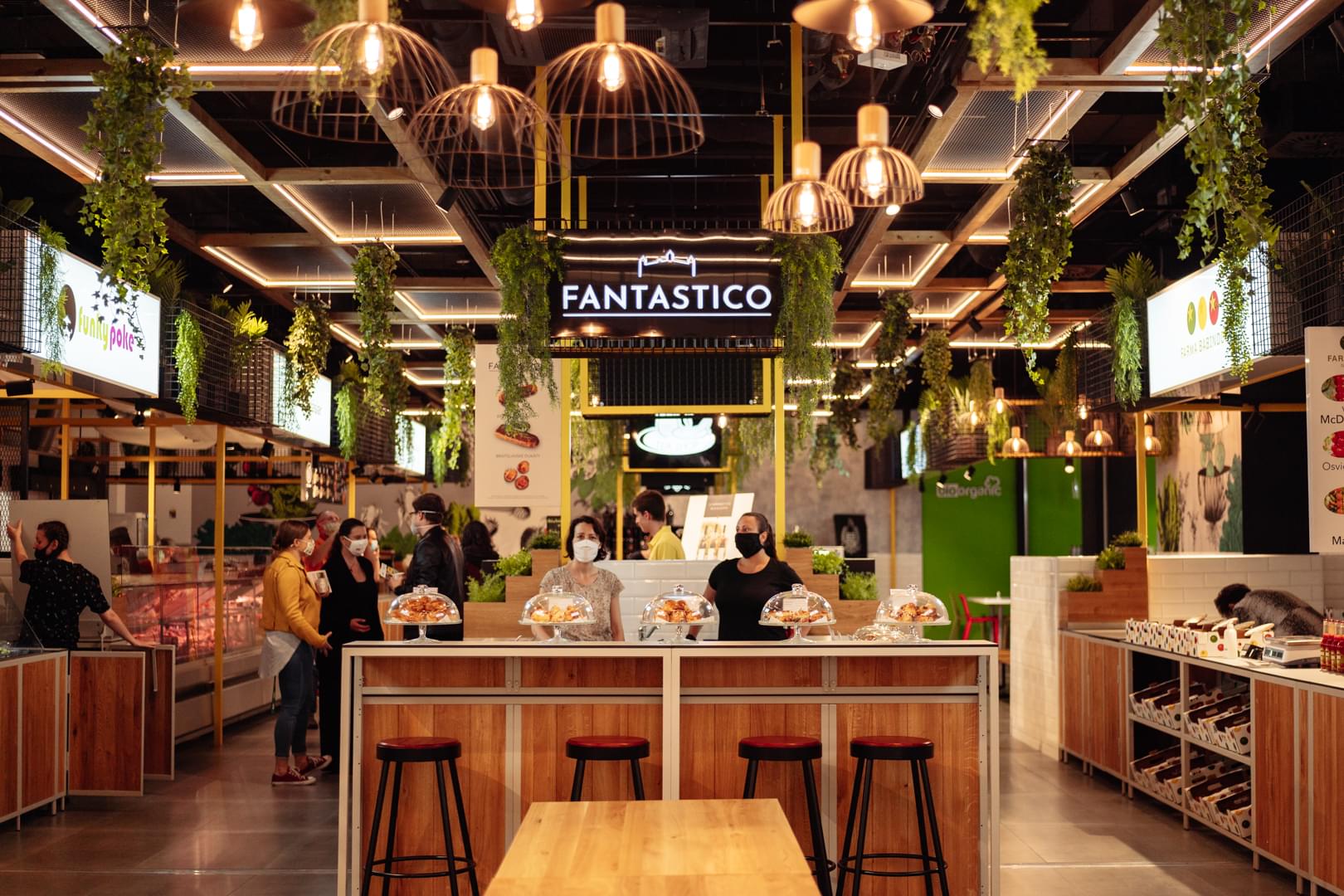 Stropní osvětlení v prodejně