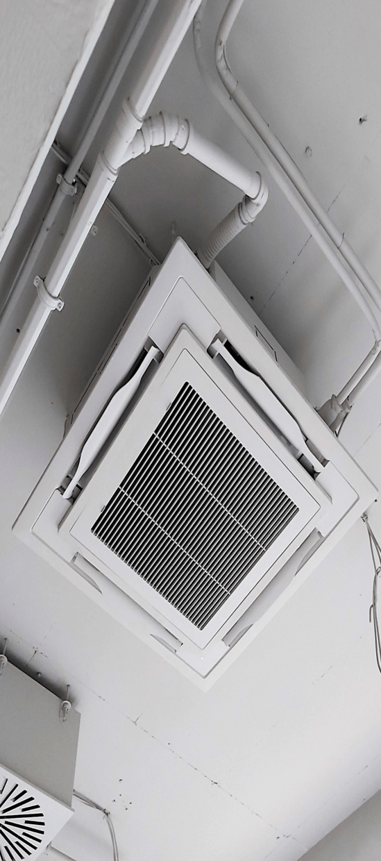 Vnitřní jednotka klimatizace v budově