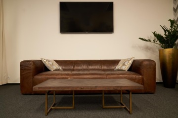 The leather seat from Kara adds a touch of nobility and stability in the CBBC premises