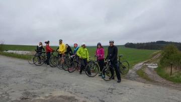 moravský-kras-teambuilding-CAPEXUS-tým-kanceláře-designové