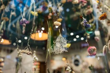 Zavěšená květinová výzdoba