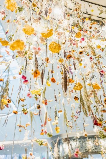 Zavěšená květinová výzdoba