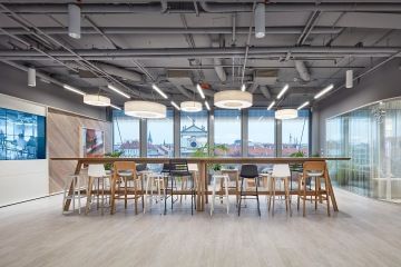 Jídelní zvýšený stůl s výhledem