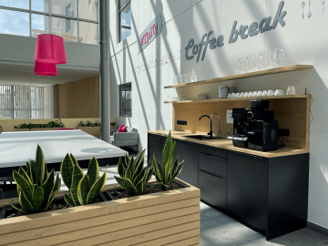 Kavárna s kuchyňkou v kancelářích T-Mobile Hradec Králové