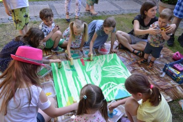 den-dětí-CAPEXUS-indonéská-kultura-organizace-Hraj