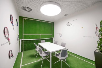zasedací-místnost-sportovní-téma-tenis-SPORTISIMO-kanceláře-CAPEXUS