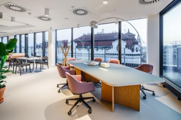 Designové velké zasedací stoly pro porady obchodních klubů