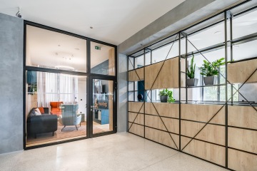 Workspace ve firmě 100 Towers Holding nabízí klid pro práci