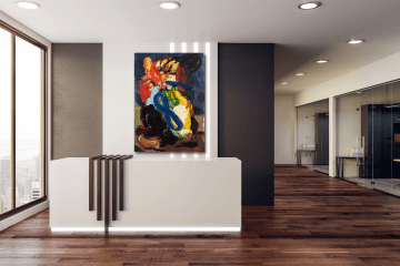 Recepční pult s barevným obrazem na stěně