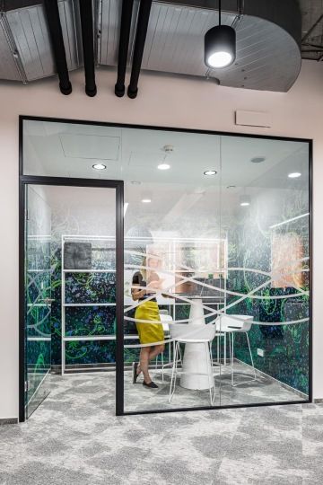 Acoustic office for focused, noise-free work