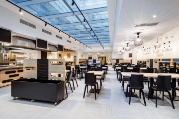 Moderní styl Kantýny v BHS Oregon House je využívaný, jak pro schůzky, tak obědové přestávky