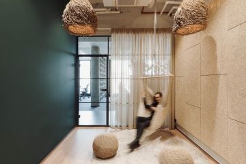 Relaxation room with rocking chair and natural materials