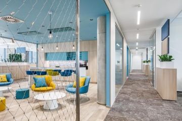 Dividing corridor with metallic elements