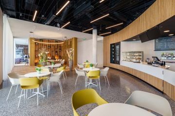 Hotel café with natural elements