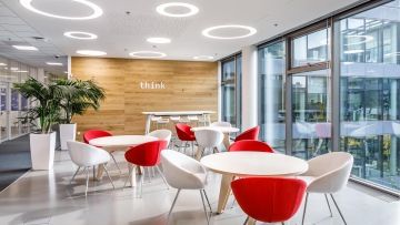 Veselý design relaxační místnosti firmy IBM