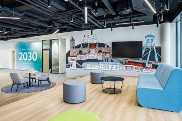 Reprezentativní lounge zóna pro práci i odpočinek v nových kancelářích společnosti JTI.