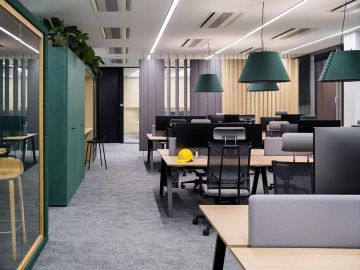 sdílená pracovní místa se zelenými prvky