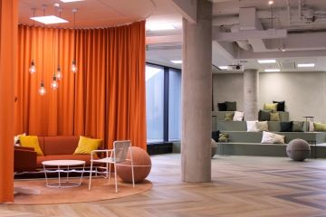 Jedinečný design activity-based prostoru rozděleného na více částí