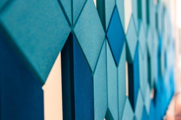 designové akustické panely ve firemních barvách