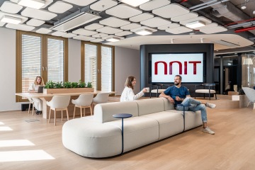 Nové kanceláře společnosti NNIT nabízí prostor od posezení s kolegy po klidnou práci