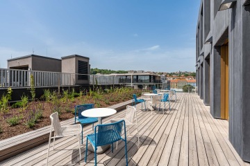 Rozšířený prostor pro odpočinek nabízí slunečná terasa