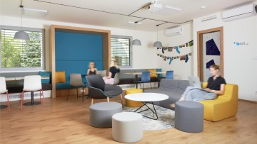 Coworking space s komfortním nábytkem pro relax