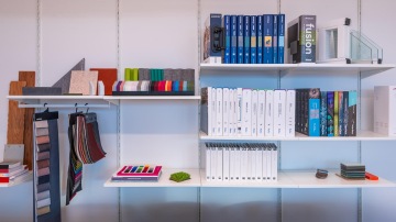 Vzorky a katalogy v kanceláři