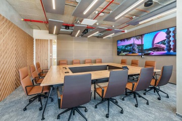 Meeting room with wood panelling