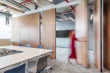 Variable meeting room with partitioning