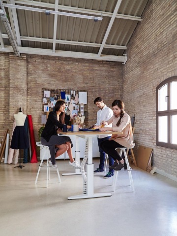 ergonomie-pracovního-místa-ergonomické-podmínky-CAPEXUS-kanceláře-designové-moderní