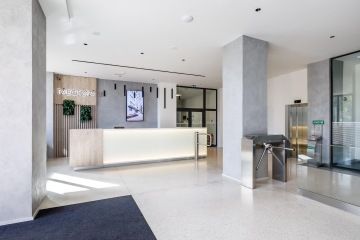 Prostory ve firmě 100 Towers Holding jsou nově rozděleny