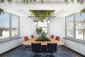 Zasedací místnost ve formě trojúhelníku