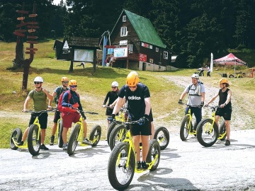 teambuilding-kánoe-společnost-CAPEXUS-pěší-túry-ferraty