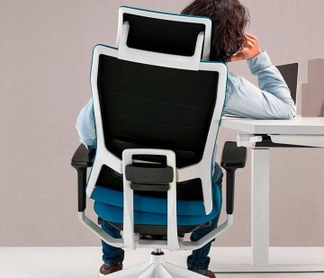 office-furniture-health-ergonomics-workspace-actiu-CAPEXUS