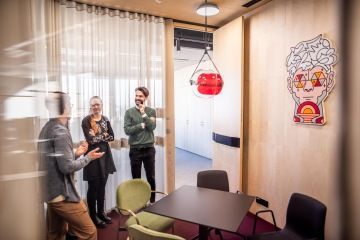 Debate in the meeting room