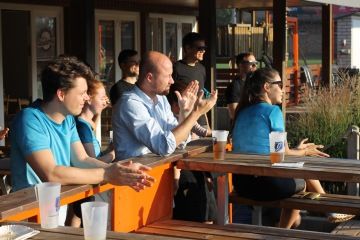 Potlesk pro Elinku a její rodinu