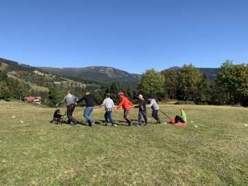 teamwork-musherští-psi-CAPEXUS-tým-Krkonoše-turistický-výšlap