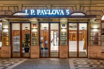 Hlavní vstup do budovy IPP5